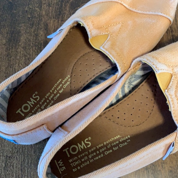 Toms Alpargata shoes. - Picture 2 of 5
